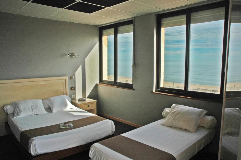 Mar I Sol Logis Hotel Saint-Cyprien  Room photo