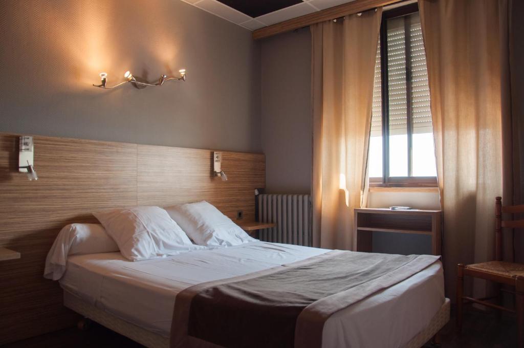 Mar I Sol Logis Hotel Saint-Cyprien  Room photo