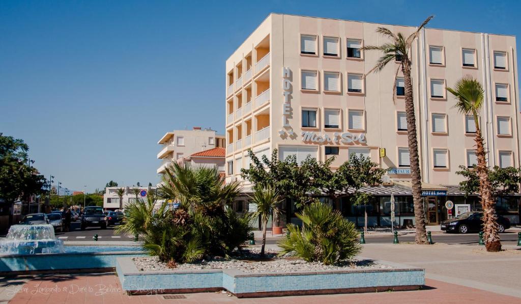 Mar I Sol Logis Hotel Saint-Cyprien  Exterior photo
